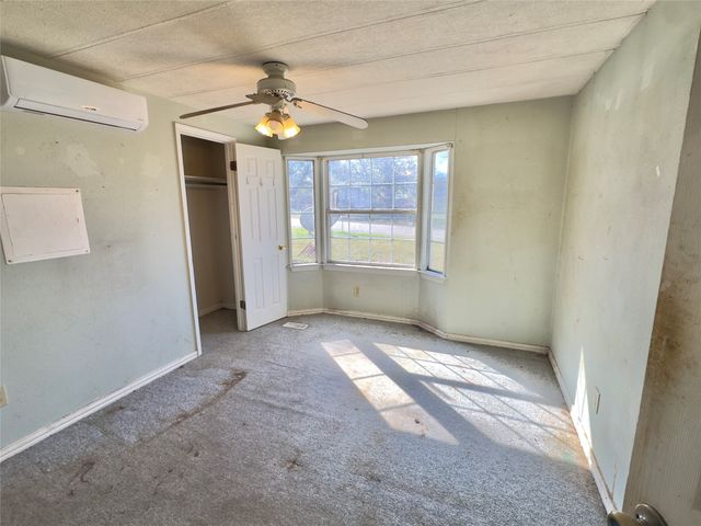 3003 Rockwood Drive, Granbury, TX 76048