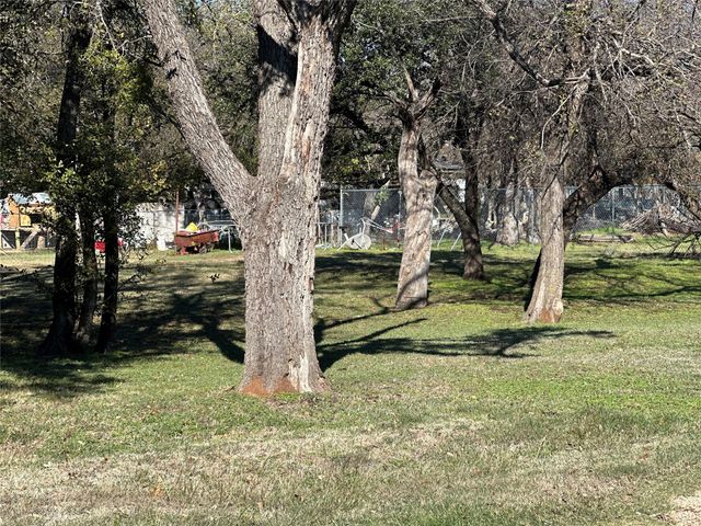 3003 Rockwood Drive, Granbury, TX 76048