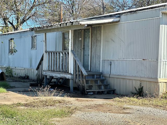 3003 Rockwood Drive, Granbury, TX 76048