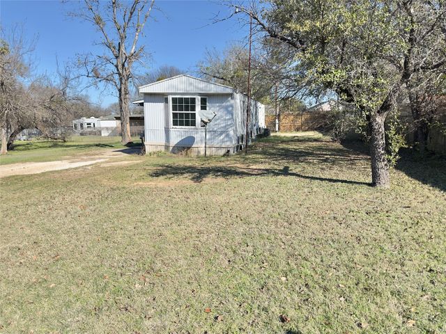 3003 Rockwood Drive, Granbury, TX 76048