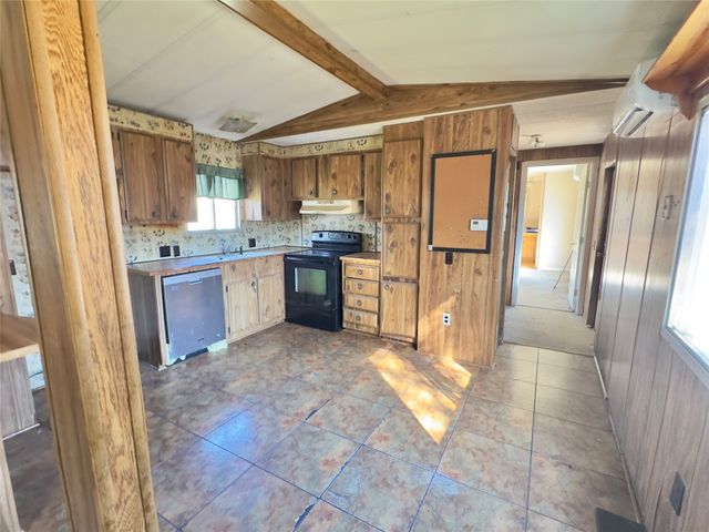 3003 Rockwood Drive, Granbury, TX 76048