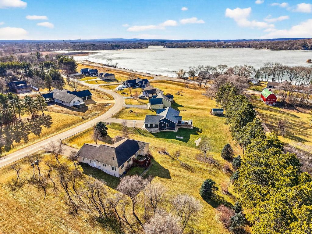 N7351 Ptarmigan DRIVE, Pardeeville, WI 53954