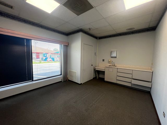 9944 S ROBERTS Road 107, Palos Hills, IL 60465