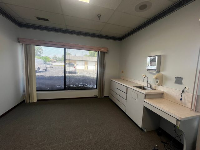 9944 S ROBERTS Road 107, Palos Hills, IL 60465