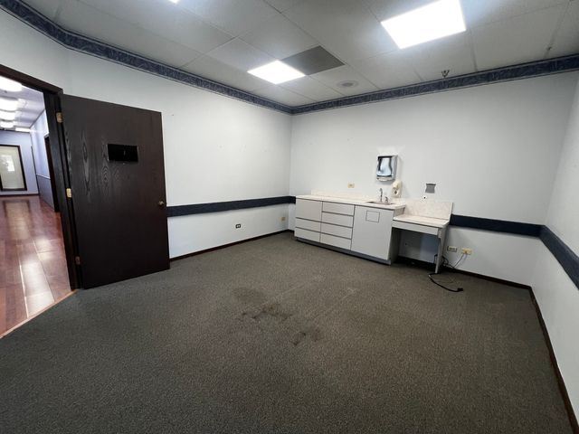 9944 S ROBERTS Road 107, Palos Hills, IL 60465
