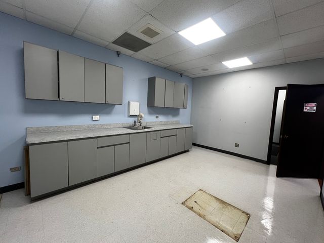 9944 S ROBERTS Road 107, Palos Hills, IL 60465