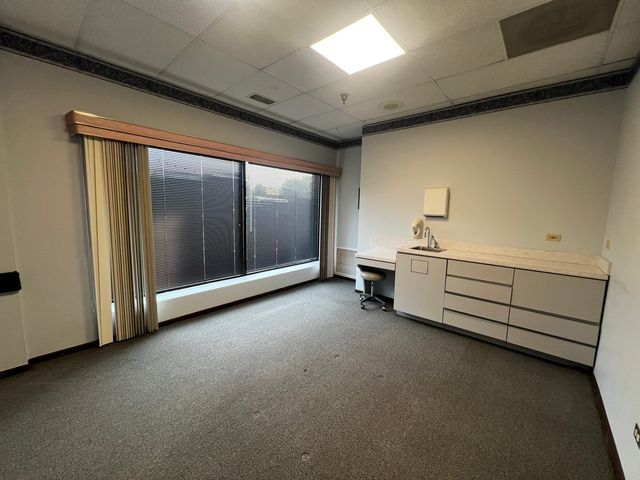 9944 S ROBERTS Road 107, Palos Hills, IL 60465