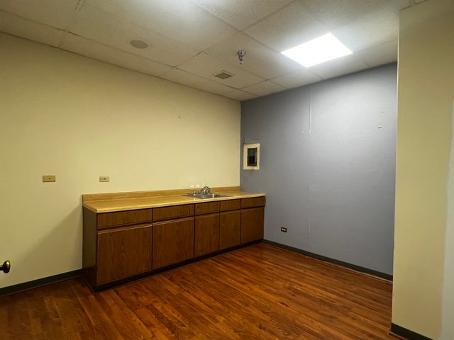 9944 S ROBERTS Road 107, Palos Hills, IL 60465