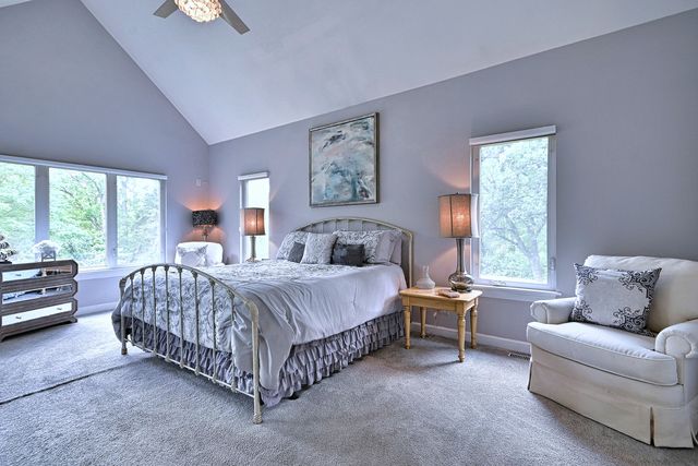 383 Country Oak Lane, Inverness, IL 60067