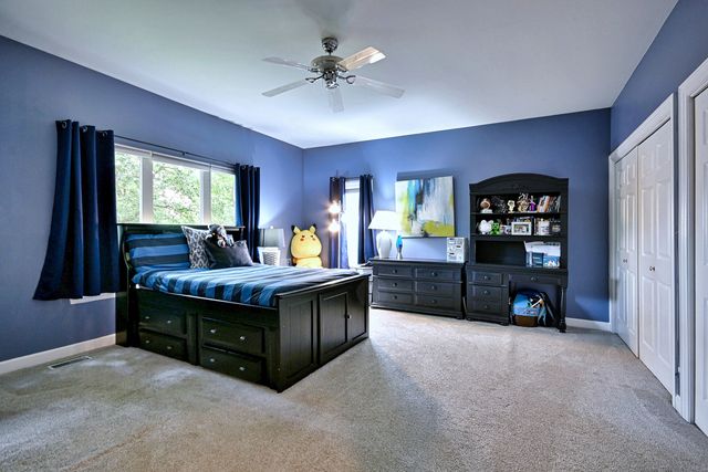 383 Country Oak Lane, Inverness, IL 60067