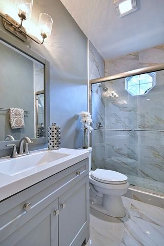 383 Country Oak Lane, Inverness, IL 60067
