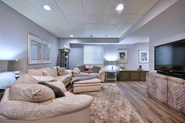 383 Country Oak Lane, Inverness, IL 60067