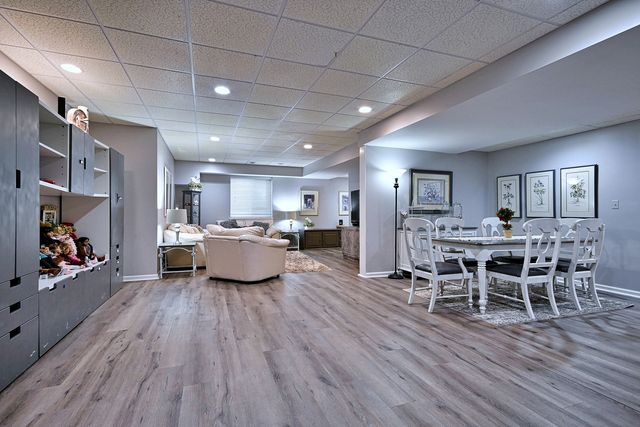 383 Country Oak Lane, Inverness, IL 60067