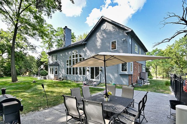 383 Country Oak Lane, Inverness, IL 60067