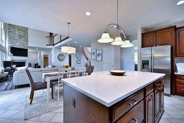 383 Country Oak Lane, Inverness, IL 60067