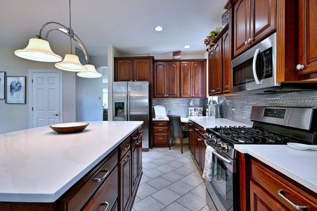 383 Country Oak Lane, Inverness, IL 60067