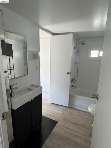2399 E 14th 44, San Leandro, CA 94577