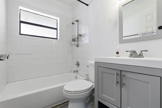 1542 NW 35th St, Miami, FL 33142