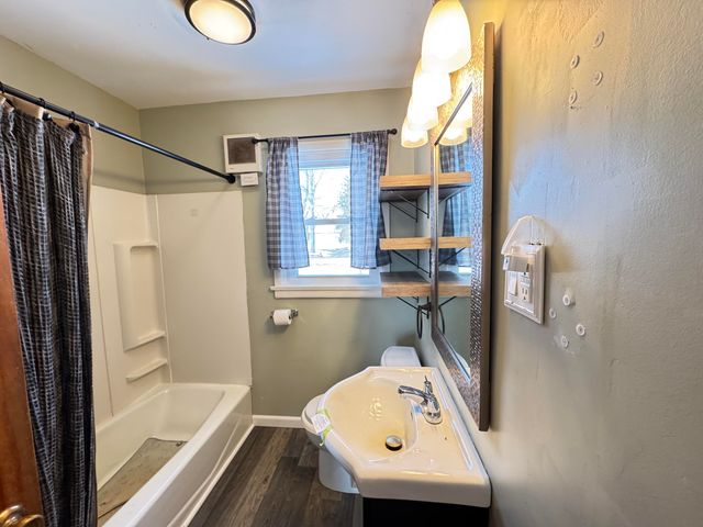 3334 W Glendora Road, Weesaw Twp, MI 49128