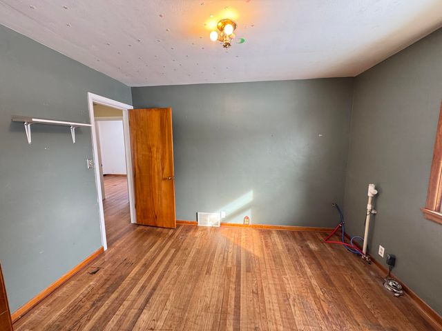 3334 W Glendora Road, Weesaw Twp, MI 49128