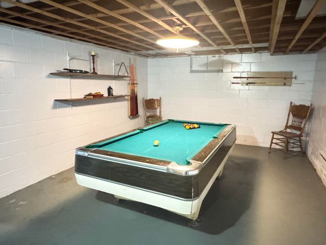 3334 W Glendora Road, Weesaw Twp, MI 49128