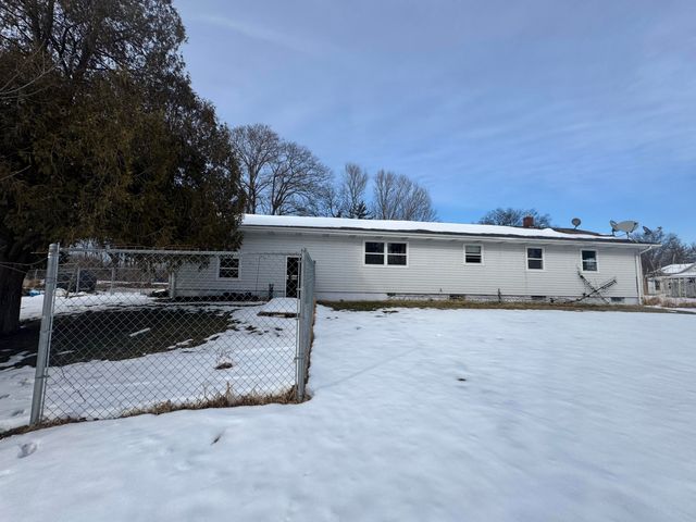 3334 W Glendora Road, Weesaw Twp, MI 49128