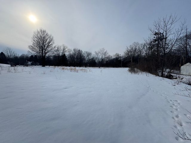 3334 W Glendora Road, Weesaw Twp, MI 49128