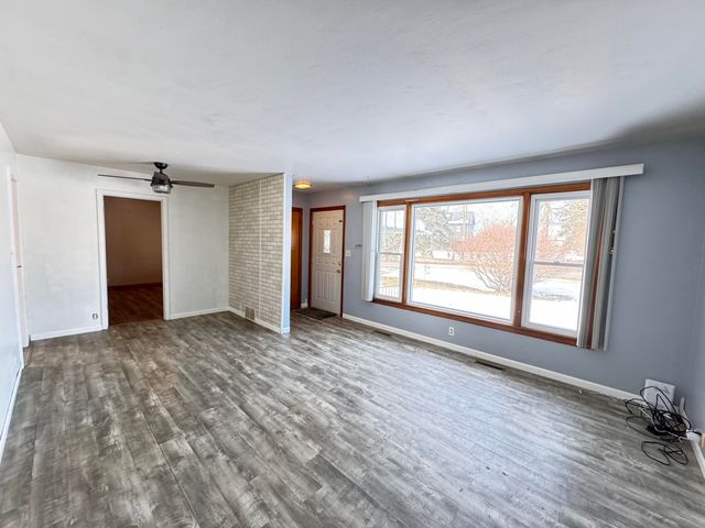 3334 W Glendora Road, Weesaw Twp, MI 49128