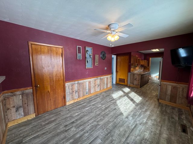 3334 W Glendora Road, Weesaw Twp, MI 49128