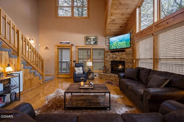 422 Pa Proffitt Road, Gatlinburg, TN 37738