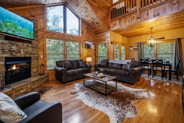 422 Pa Proffitt Road, Gatlinburg, TN 37738