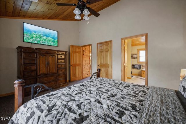 422 Pa Proffitt Road, Gatlinburg, TN 37738