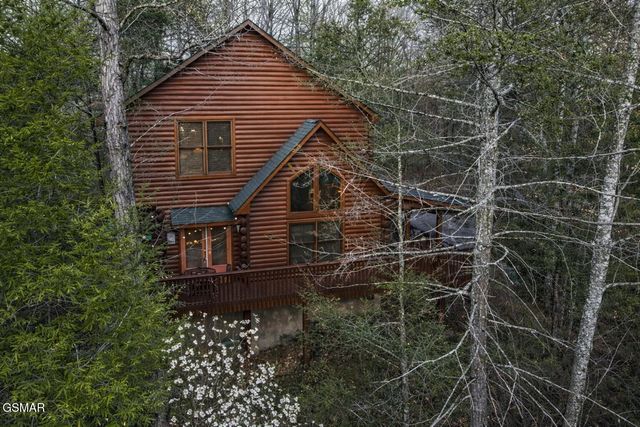 422 Pa Proffitt Road, Gatlinburg, TN 37738