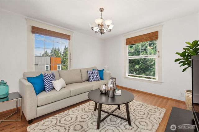 2021 15th Avenue S, Seattle, WA 98144
