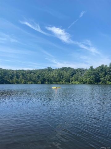 351 W Lake Boulevard, Carmel, NY 10541