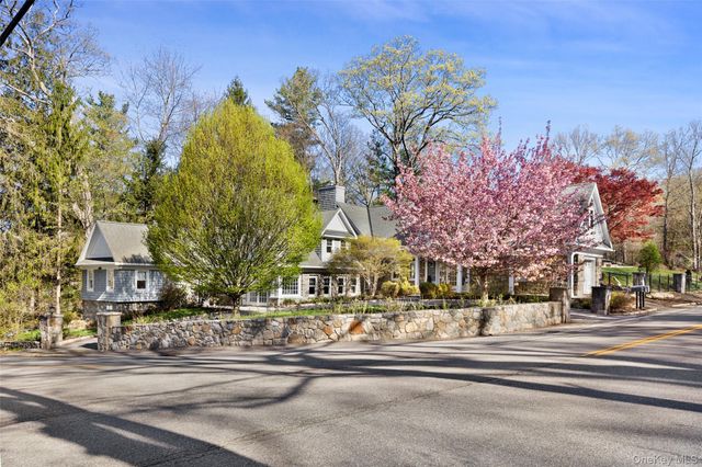 351 W Lake Boulevard, Carmel, NY 10541