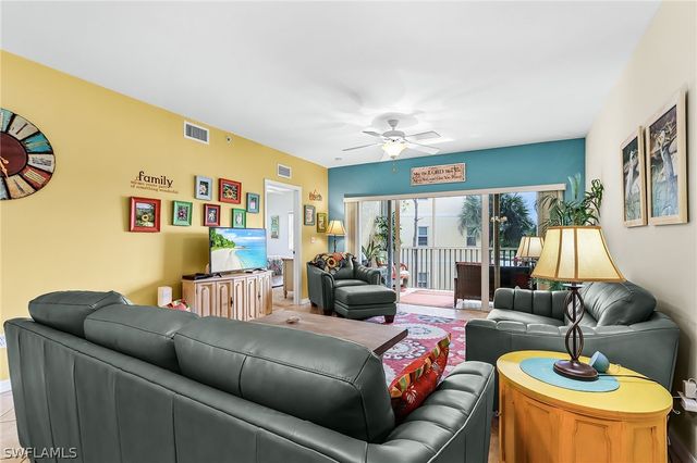 10010 Maddox LN 215, Bonita Springs, FL 34135