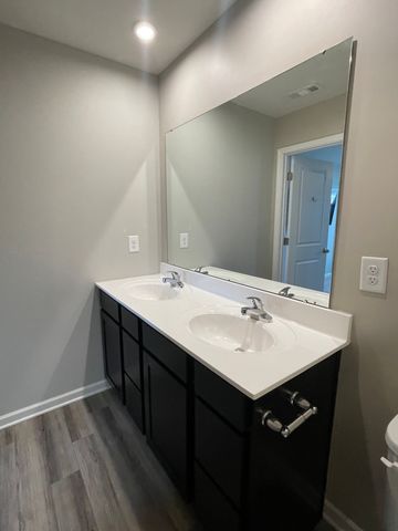 2017 Westchester Dr, Nashville, TN 37207