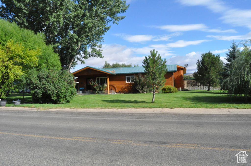 1084 W 2000 N, Vernal, UT 84078