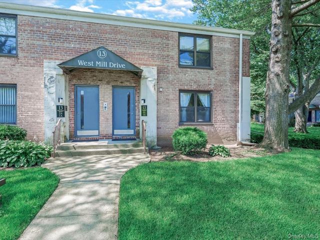 13 W Mill Drive 3A, Great Neck, NY 11021