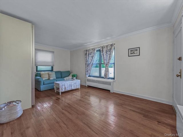 13 W Mill Drive 3A, Great Neck, NY 11021