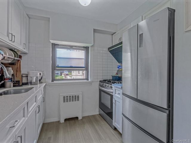 13 W Mill Drive 3A, Great Neck, NY 11021