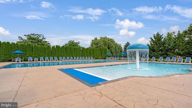 1663 BRIDGETON RD, Breinigsville, PA 18031