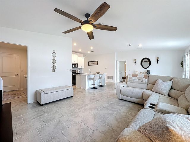 6952 DILLY LAKE AVENUE, Groveland, FL 34736