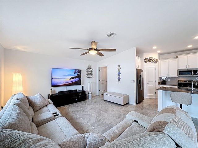 6952 DILLY LAKE AVENUE, Groveland, FL 34736