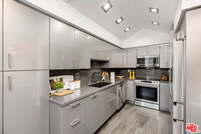 7250 Franklin Avenue 1204, Los Angeles, CA 90046