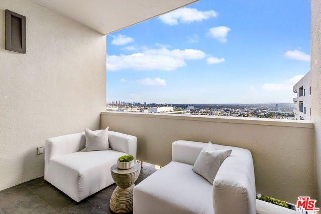 7250 Franklin Avenue 1204, Los Angeles, CA 90046