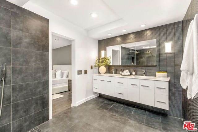 7250 Franklin Avenue 1204, Los Angeles, CA 90046