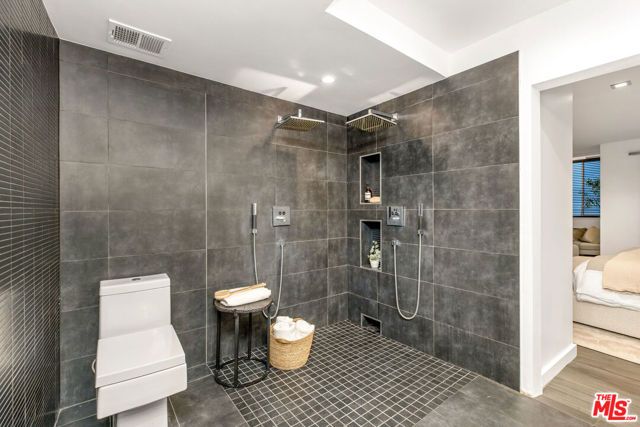 7250 Franklin Avenue 1204, Los Angeles, CA 90046