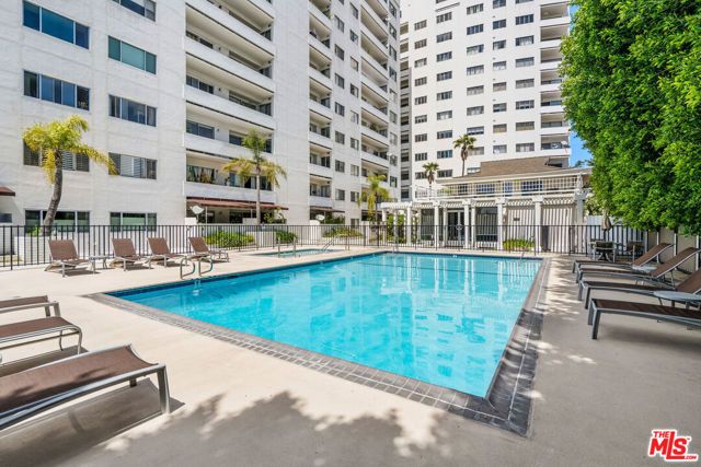 7250 Franklin Avenue 1204, Los Angeles, CA 90046